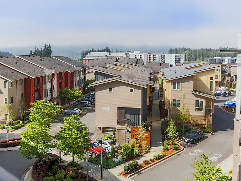 Discovery Heights — Photo 1