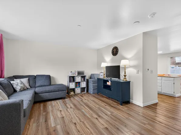 8 Enterprise Drive #8, Brunswick, ME 04011