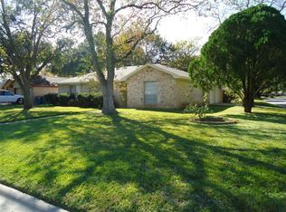 2402 Freeway Manor Dr, Rosenberg, TX 77471