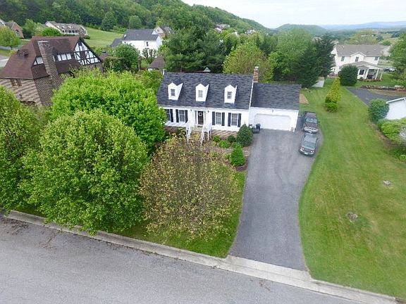 4th image of 825 N 20th St