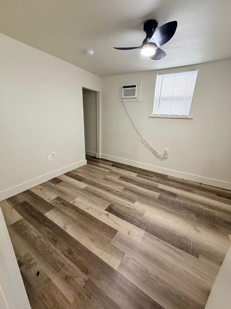 Essex1121 — Photo 1