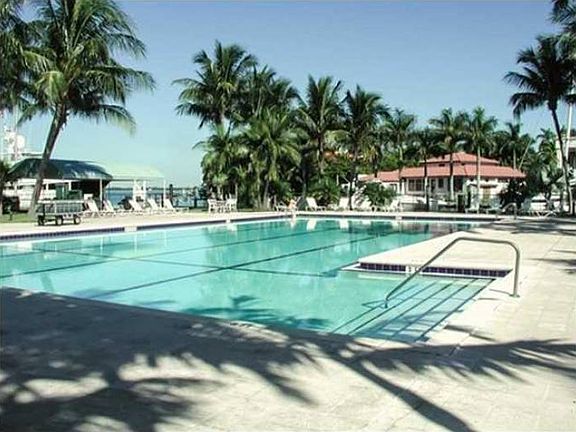 4th image of 1900 Sunset Harbour Dr #1510