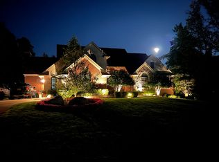 1982 Rainbow Dr, Rochester Hills, MI 48306