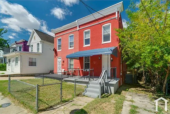 3 bed, $1,800 — Photo 2
