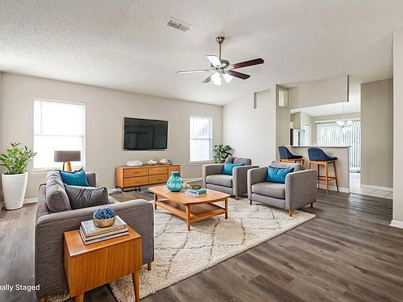 3rd image of 12358 Carriann Cove Trl S