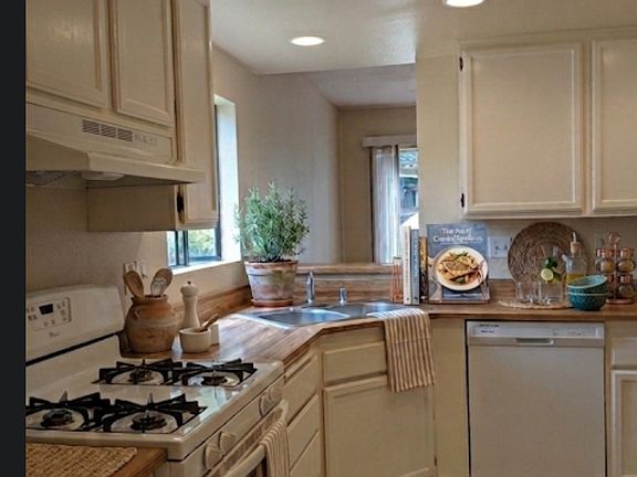 3rd image of 1075 Shadowridge Dr