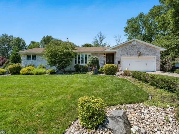196 Hawthorne Dr, Clark Twp., NJ 07066