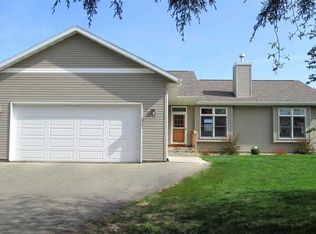 N4634 Old Forest Rd, Cambridge, WI 53523