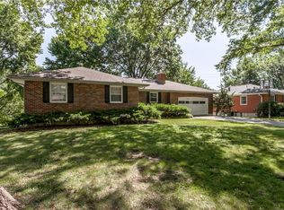 7237 Flint Dr, Shawnee, KS 66203