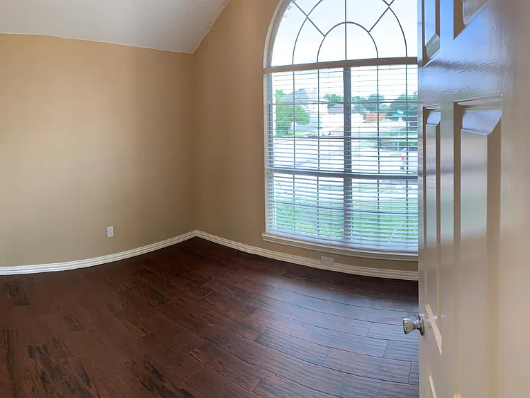 18504 Shadow Ridge Dr — Photo 13