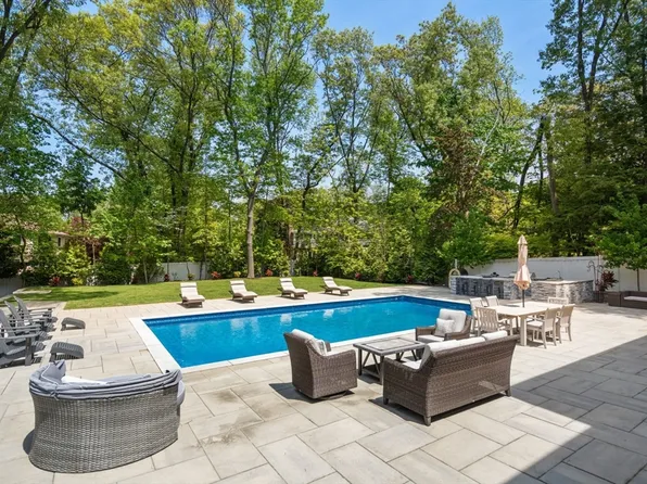 28 Tyler Rd, Lexington, MA 02420