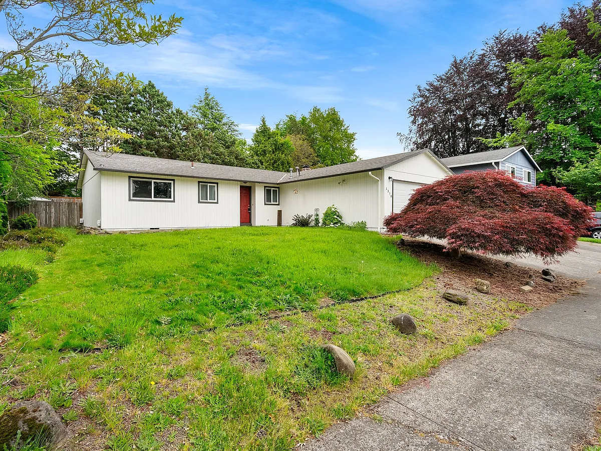 Building Photo - 1378 NE Centurion Dr