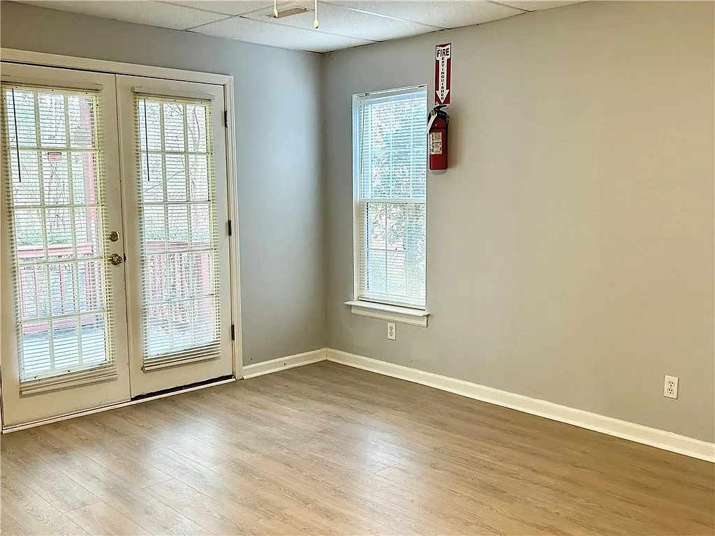 1 bed, 1.0 bath, 850 sqft, $1,300 — Photo 4