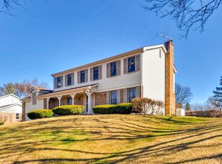 1151 W Whytecliff Rd, Palatine, IL 60067