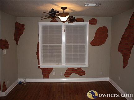 Dining Room (faux brick on wall).