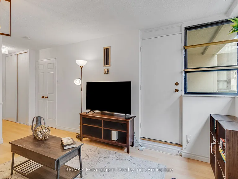 80 Saint Patrick St #820 — Photo 10