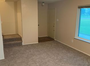 32 E Mountain Creek Ct, Grand Prairie, TX 75052