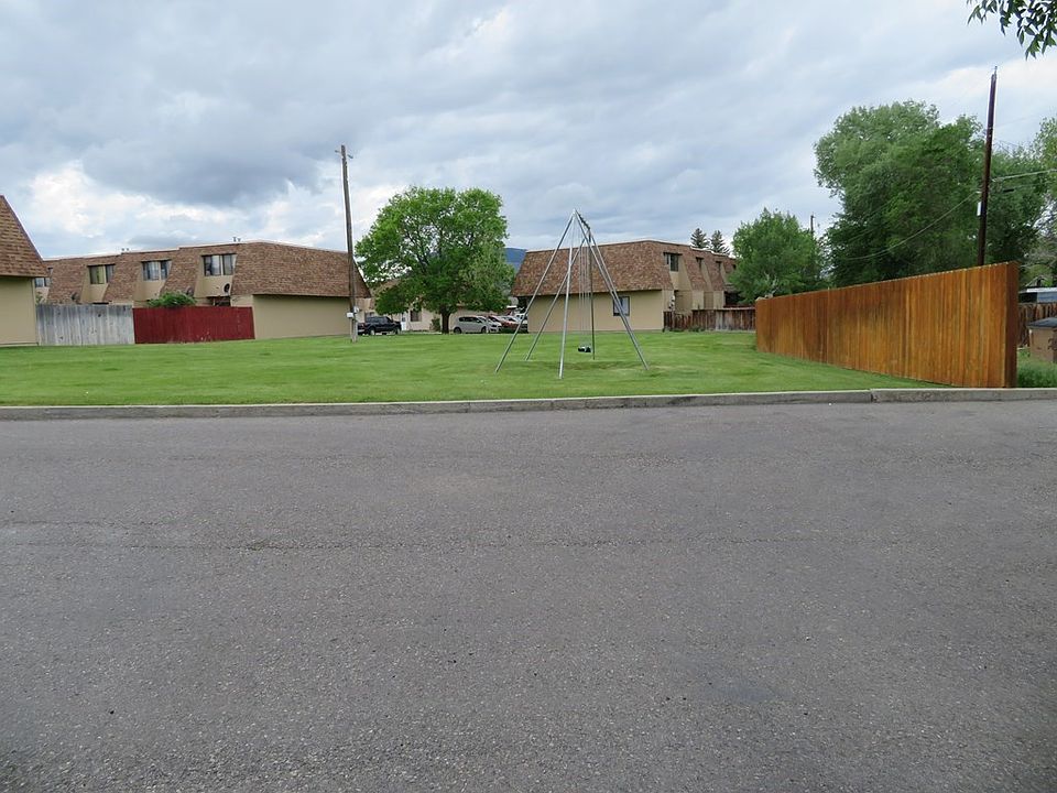 2nd image of 1839 Mountain View Dr