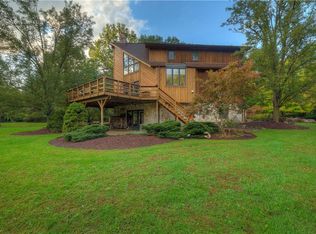 24600 Nobottom Rd, Olmsted Township, OH 44138