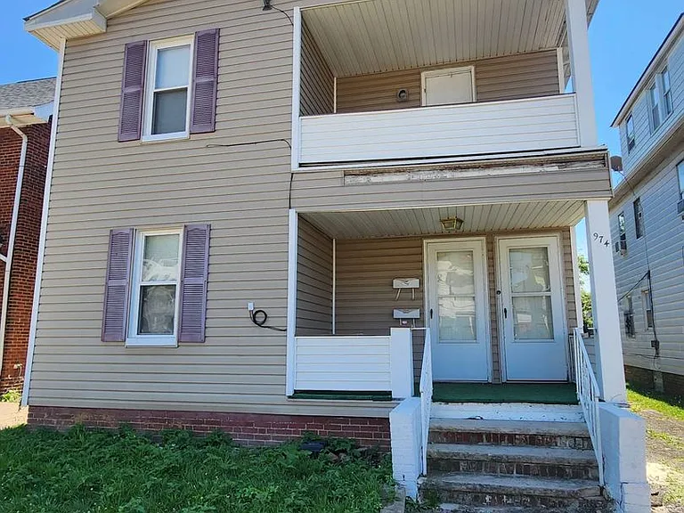 974 Royal Rd — Photo 3