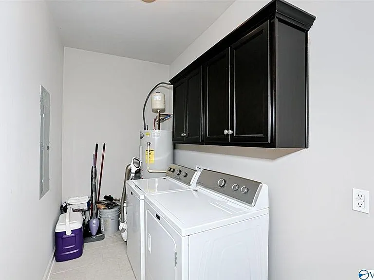 1106 Halsey Ave NE — Photo 8