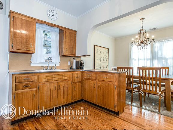 5th image of 1525 Gilford Ave