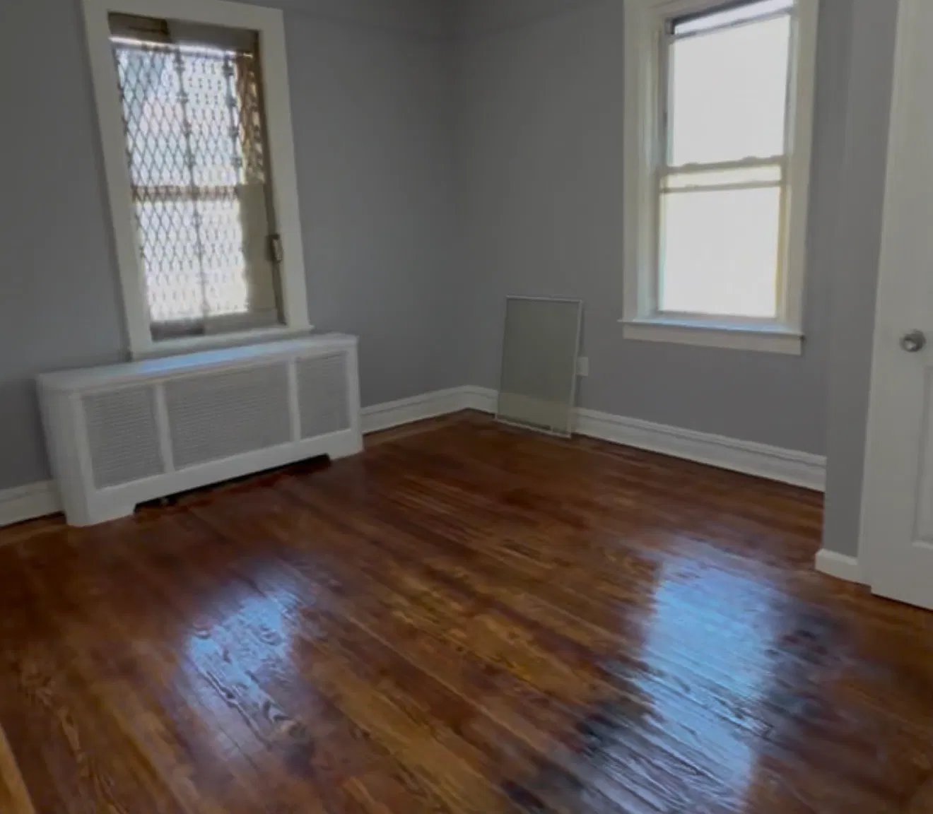 5 bed, 890 sqft, $4,728 — Photo 1