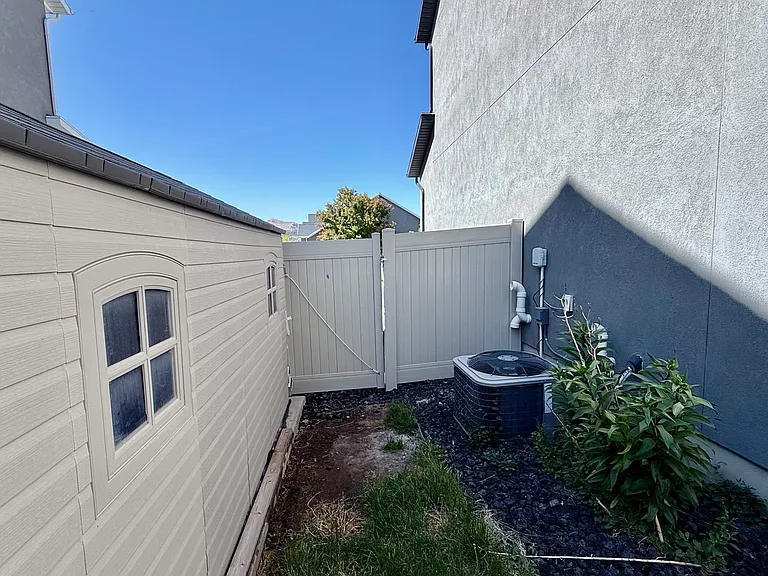 1692 W Quailhill Rd — Photo 6