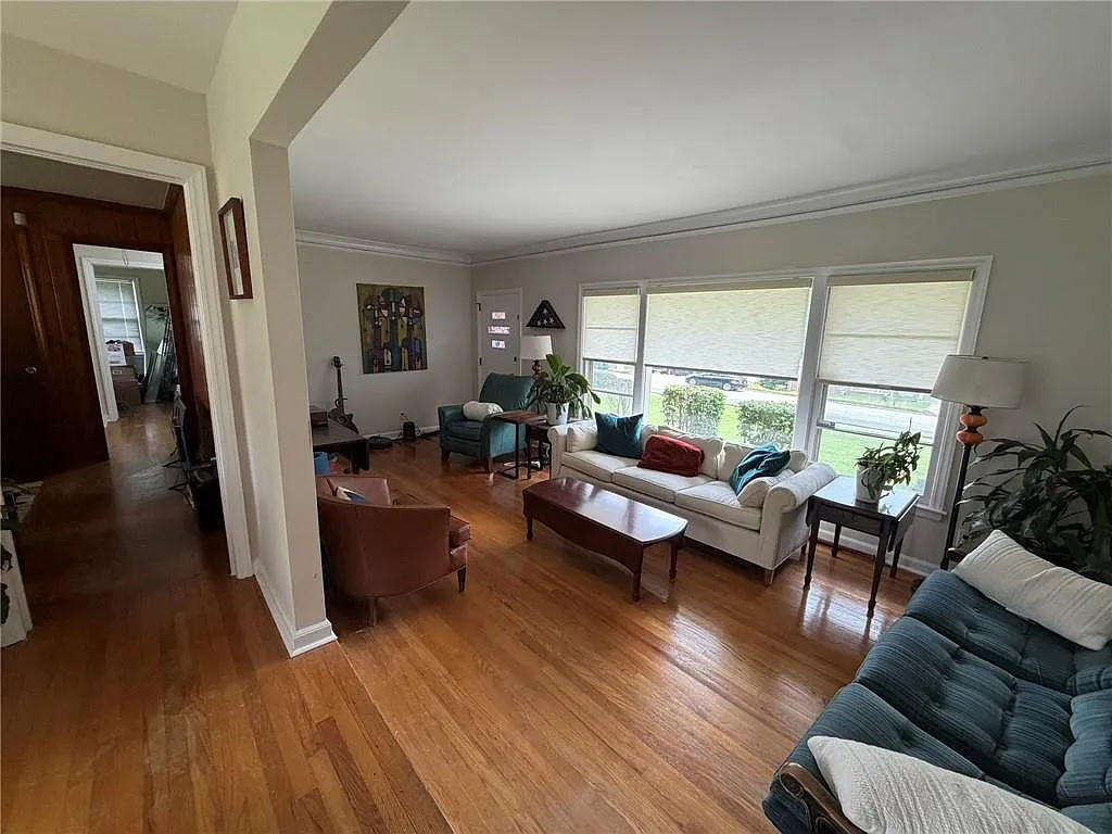 3 bed, 2.0 bath, 1239 sqft, $2,250 — Photo 4