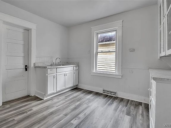4th image of 2099 Niagara St #A