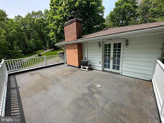 5th image of 1037 Braddock Rd