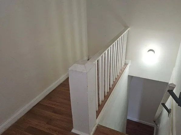 Spacious two story townhomes in the heart of Waldoboro! Walk to the water, and pets ok!, 33 Medomak Ter #3, Waldoboro, ME 04572