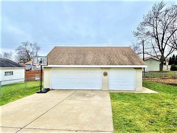 2nd image of 17330 Odell Ave