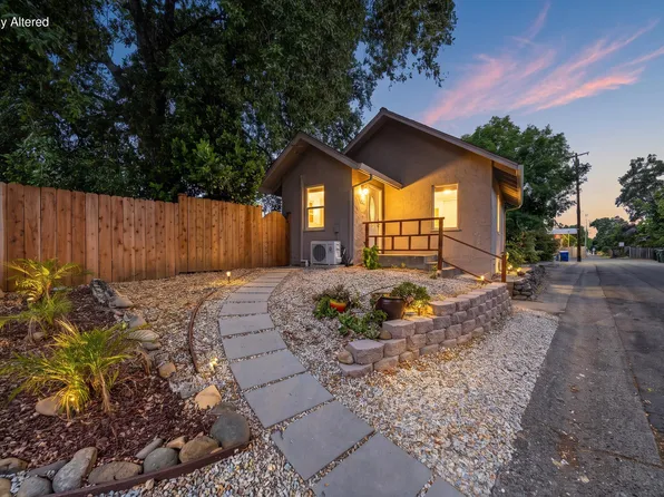 625 Orchard Estates Dr, Redding, CA 96001
