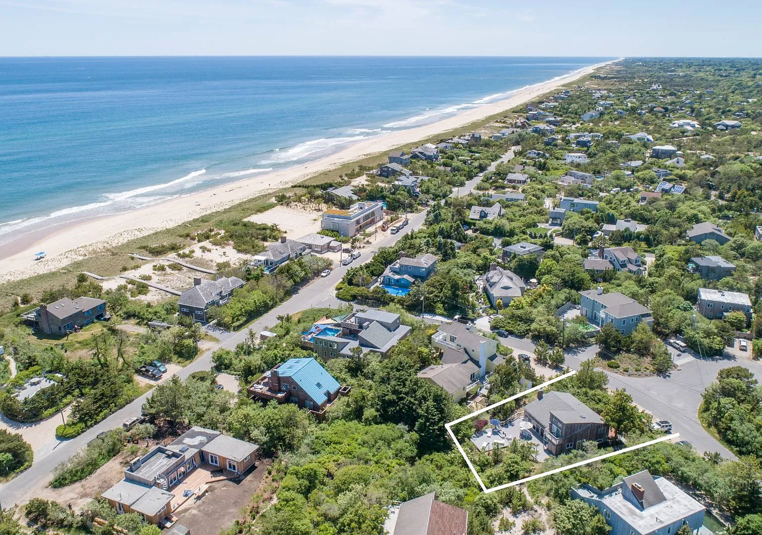 Amagansett Dunes Beach House! Private Ocean Beach Access! — Photo 2