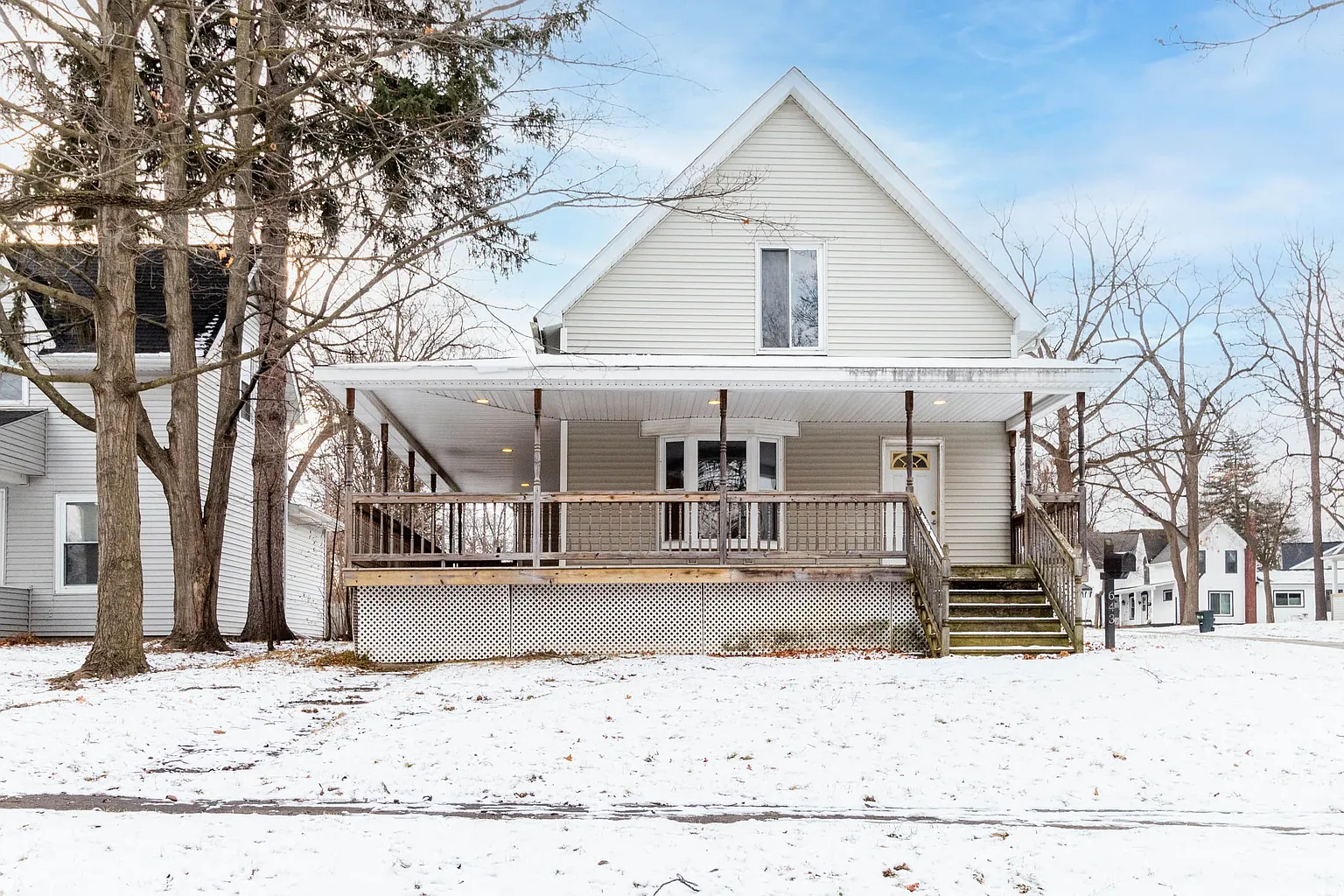 643 Cedar St photo 1