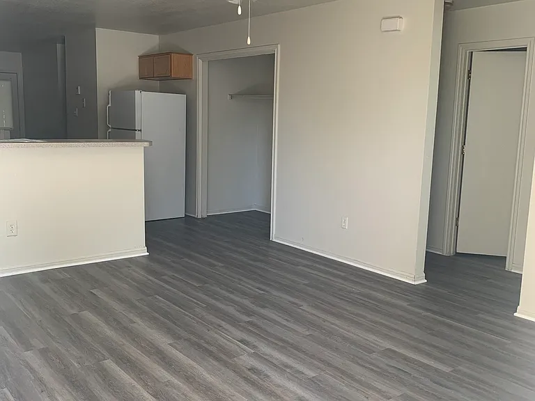 330 S 40th St #B — Photo 3