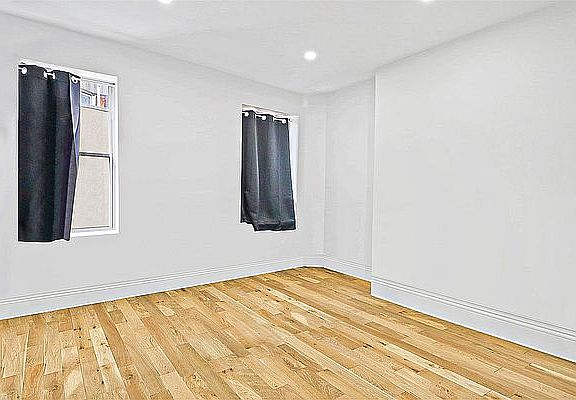 2nd image of 123 Mulberry St #2
