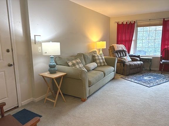 2nd image of 1127 N Red Oak Cir Unit 2