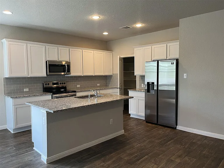 6621 Kildare Dr — Photo 8