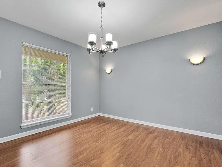 103 Shalimar Dr — Photo 6