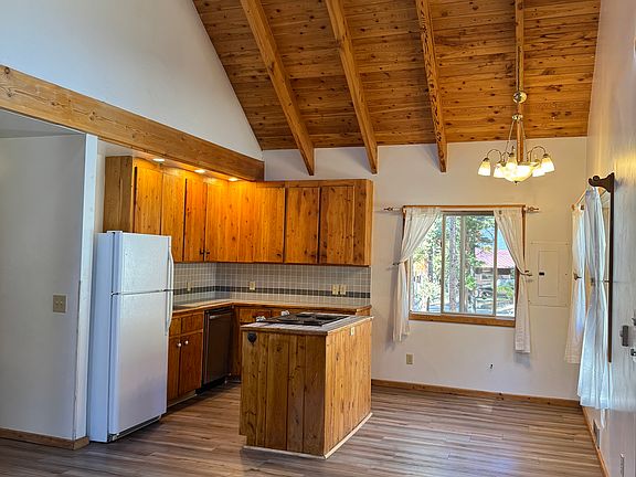 4th image of 263 Regal Cir