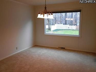 3rd image of 1669 Windsor Dr