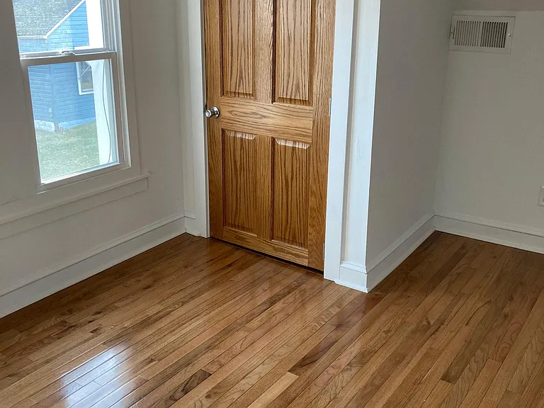 903 Pike St — Photo 12
