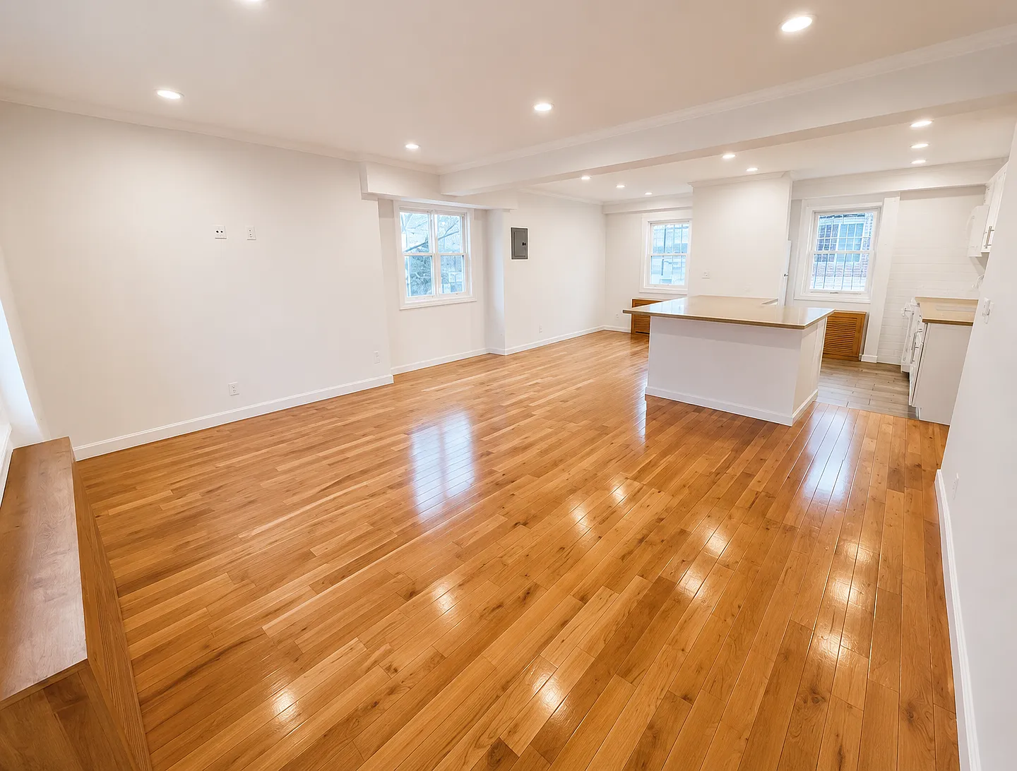 2 bed, $3,100 — Photo 1