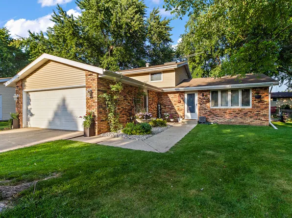 1078 Mallard Dr, Bradley, IL 60915