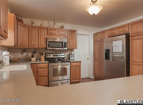 5th image of 1101 Acorn Cir