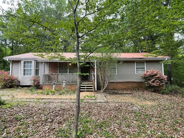 306 Youngs Chapel Church Rd, Roxboro, NC 27574