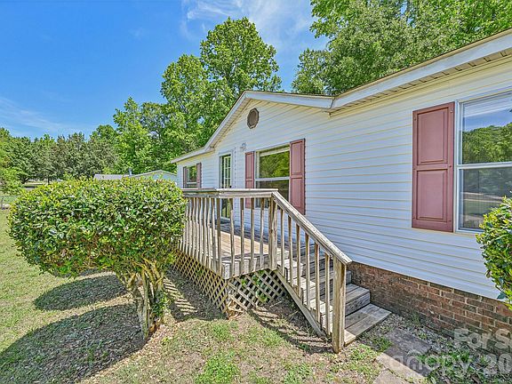 5th image of 717 Rock Castle Dr