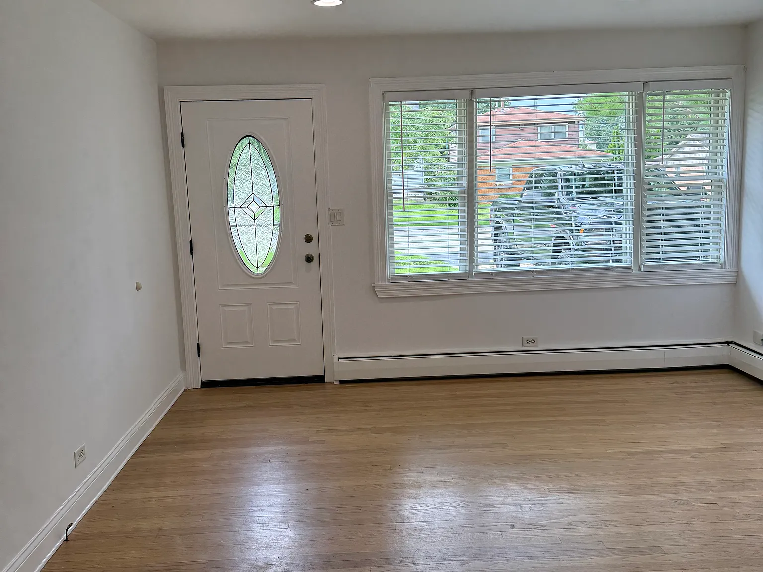 10651 Lyman Ave — Photo 2